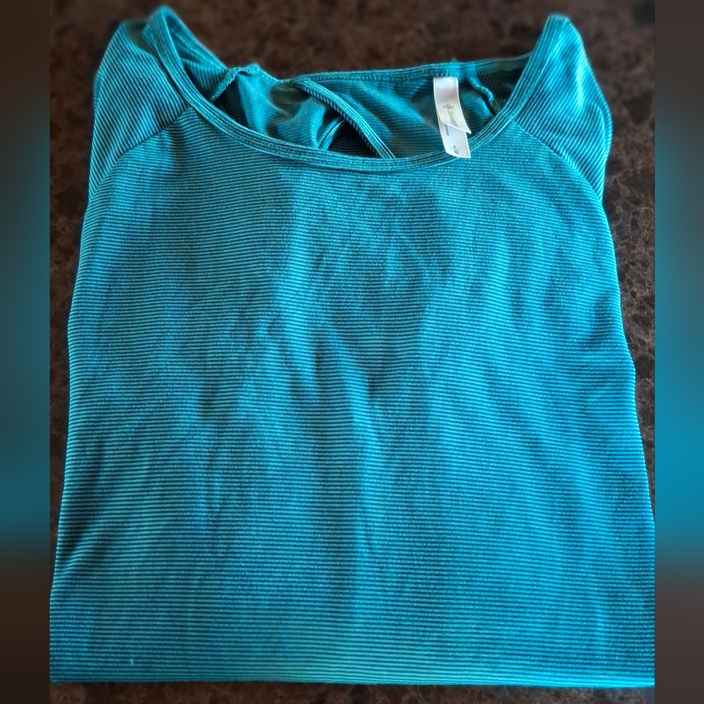 Athletic Top - Picture 7 of 9